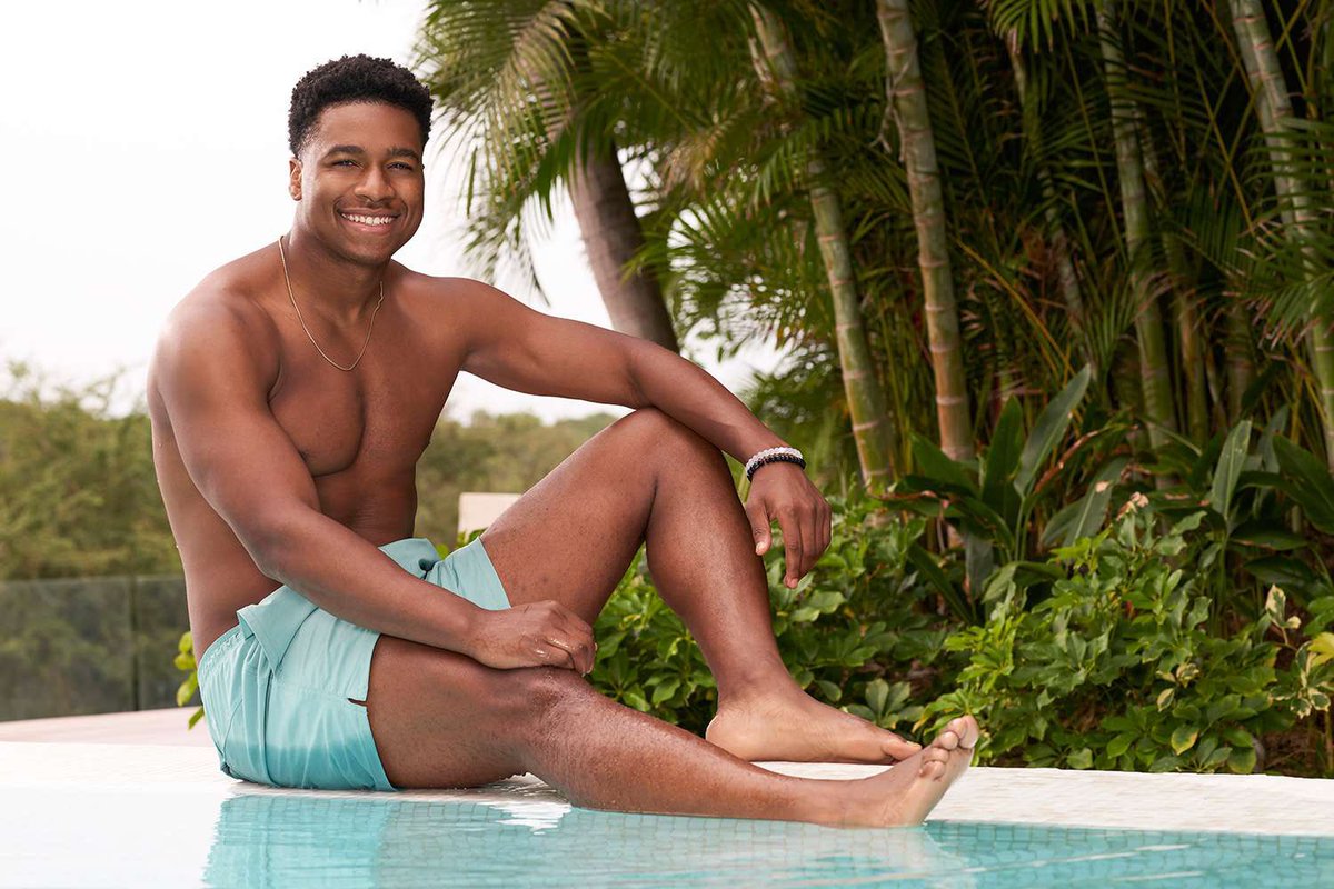 halesthequeen98's tweet photo. This man as the next bachelor please: #bachelorinparadise #BachelorInParadiseABC https://t.co/dDF105N247