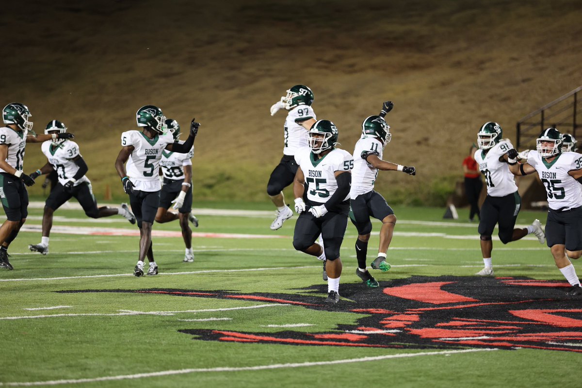 jax_dtx's tweet photo. Bison Hill, it’s been an honor. I wouldn’t be the man or player that I am if I didn’t come here! To all my teammates and coaches, I love y’all. Big shoutout to the coaches that played a big role in this journey @CoachFleen @FBCoachLeonard @Coachbook1 @CoachJudie5372 
💚🐃 https://t.co/hztakkKB7F