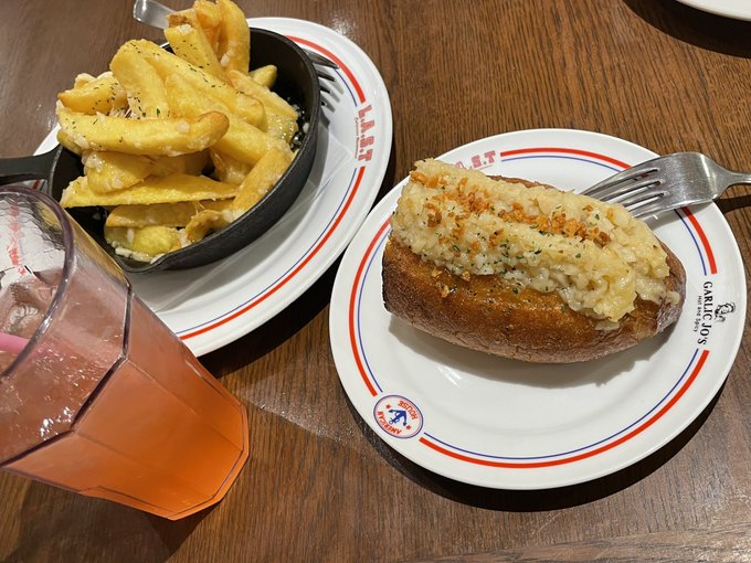 凄まじいガーリックまみれのガーリック料理屋さんに来てます🧄
ドラキュラも逃げ出すぜ! 