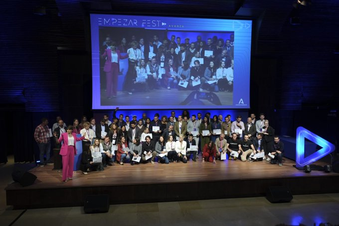Andalucía Emprende Sevilla (@cadesevilla) on Twitter photo 🎉@DsruptiveSweden <a href="/genengineSL/">genengine</a> <a href="/wearegenaq/">GENAQ</a>
ganadores ayer🏅#PremiosEmprendemos2022🙌
🗣️<a href="/GoVillamandos/">José Carlos Gómez Villamandos</a> consejero <a href="/UniversidadAnd/">Consejería Universidad, Investigación e Innovación</a>, destaca la contribución de empresas emergentes al desarrollo económico y competitividad #Andalucía
🗞️bit.ly/3TIhIH8
#territorioemprende 🎉@DsruptiveSweden <a href="/genengineSL/">genengine</a> <a href="/wearegenaq/">GENAQ</a>
ganadores ayer🏅#PremiosEmprendemos2022🙌
🗣️<a href="/GoVillamandos/">José Carlos Gómez Villamandos</a> consejero <a href="/UniversidadAnd/">Consejería Universidad, Investigación e Innovación</a>, destaca la contribución de empresas emergentes al desarrollo económico y competitividad #Andalucía
🗞️bit.ly/3TIhIH8
#territorioemprende