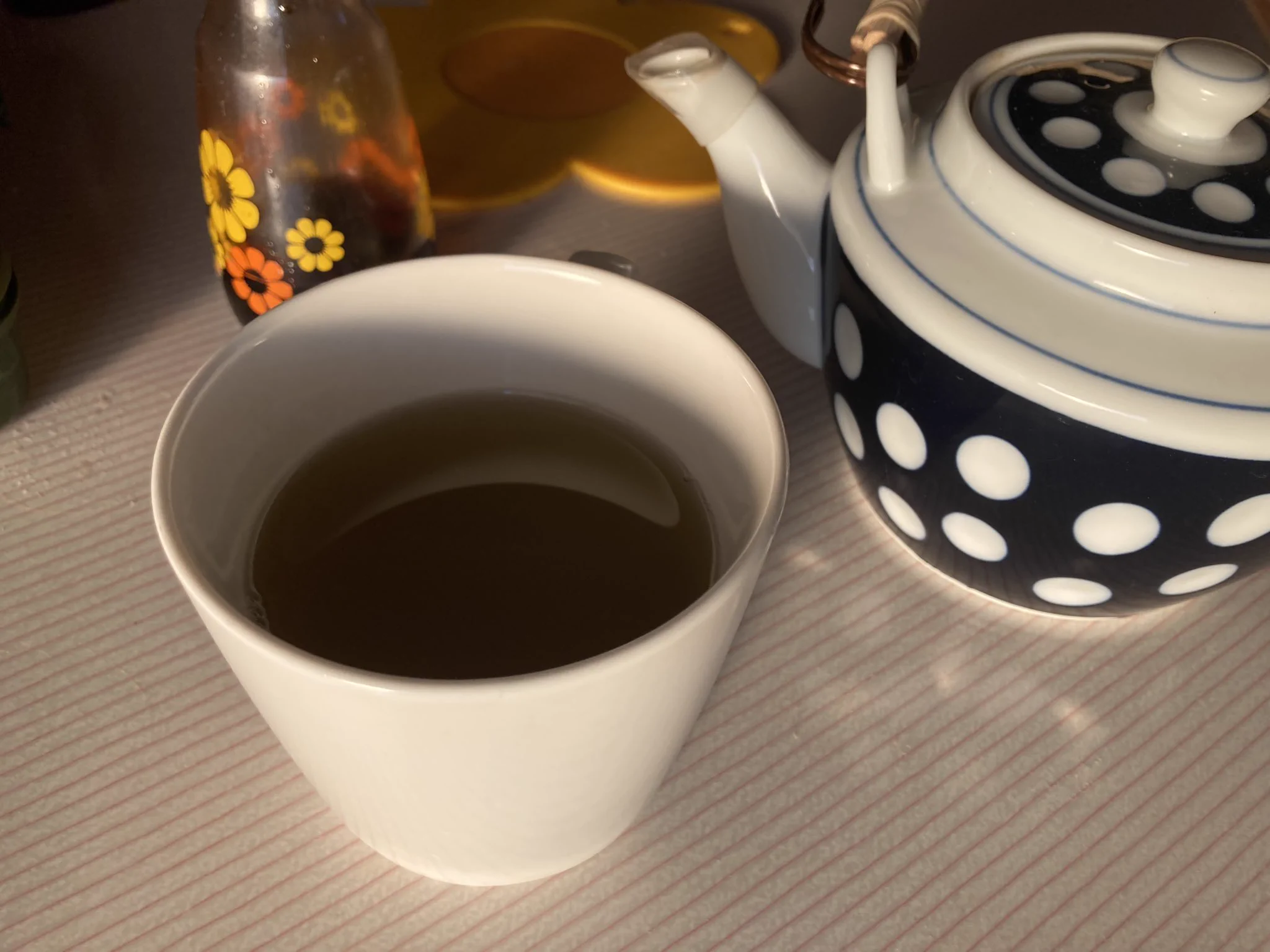 @pN22wAdkQV4S5ut うちは飲み切れないのに
なみなみと注ぐ奴がいる😑
使い切れないのに
お醤油もソースもマヨネーズも
お皿にたっぷり😑 