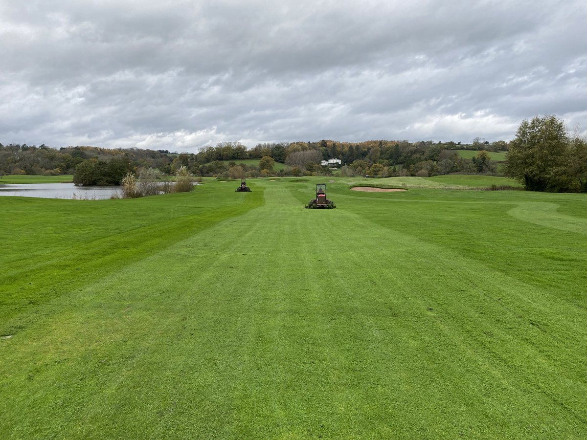 It is that wet time of the year again - how about giving golf courses a chance - do you need all 14 clubs ? - do you need a trolley ? - how about trying carrying for a change - you may be surprised how much you enjoy it 🤔🤔🤔