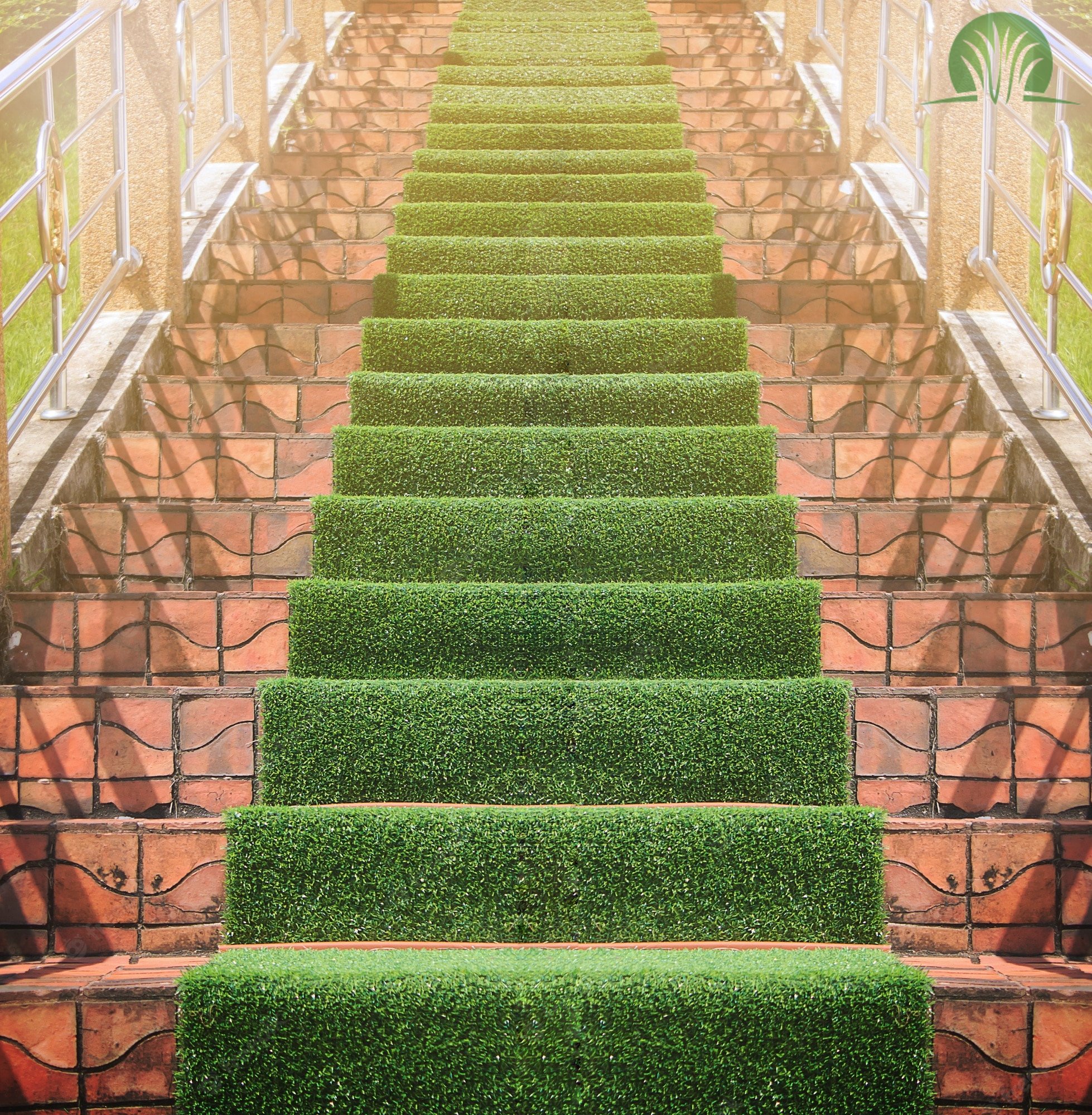 Искусственный газон на ступеньки