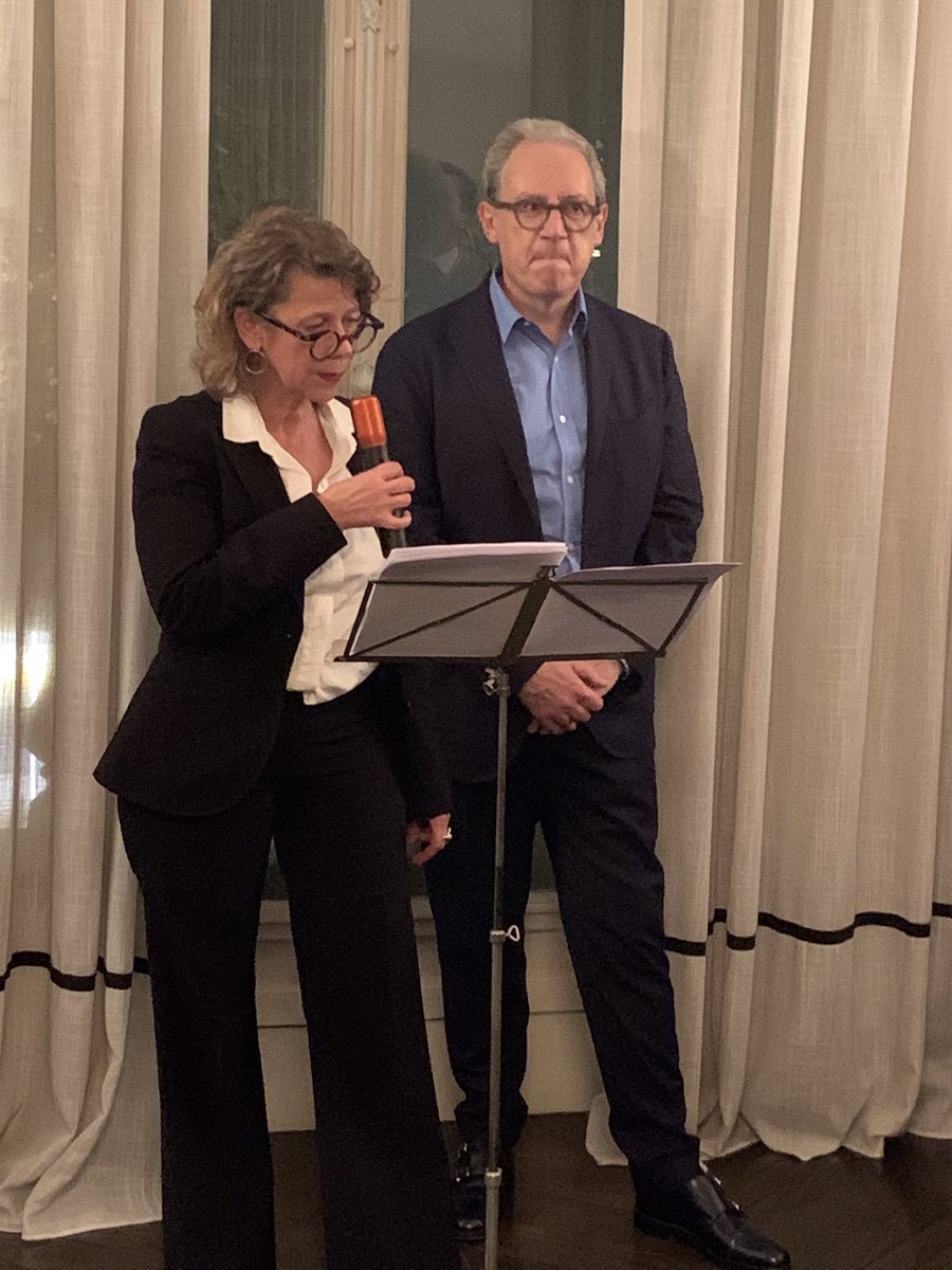 Fières d’avoir assisté au lancement du tout 1er étage de la fusée du couple @mjouanneauavoc1 &amp; <a href="/OlivierSaumon/">Olivier Saumon</a> en campagne pour le #Batonnat2024 du barreau de #paris. 

C’est parti pour 6 mois !!!!