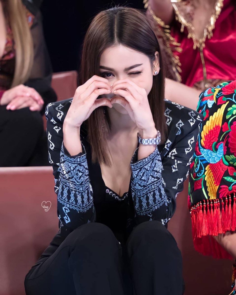 engfadom's tweet photo. เก็บภาพพี่ฟ้ากับสาวๆ TOP10 MGI อีก 9 คน
ที่ไป��่ายรายการ TODAY SHOW 
ในเช้าวันนี้มาฝากค่า~ 

เขาแต่งตัวลุคไหนก็ดูดีไปหมดเลย 
ผมสั้นคือสุดแสนจะเท่ 😎❤️

#อิงฟ้ามหาชน
#EngfaWaraha https://t.co/IywQ6AfQq9