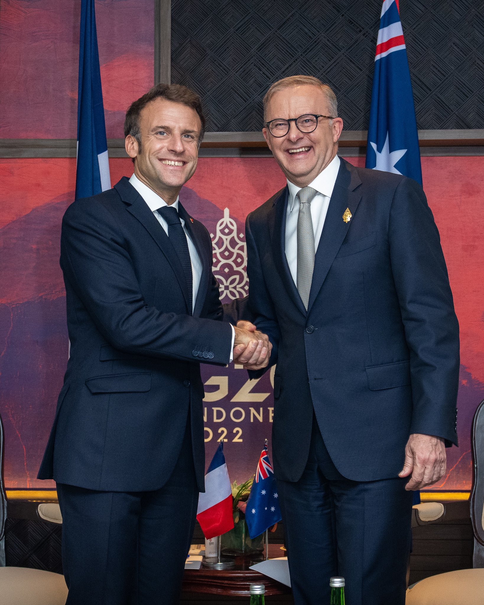 Anthony Albanese on Twitter: "A warm discussion with French President @ EmmanuelMacron today on the sidelines of the G20 about our shared values and interests, globally and in the Indo-Pacific.???? https://t.co/NE1rSHzn92" / Twitter