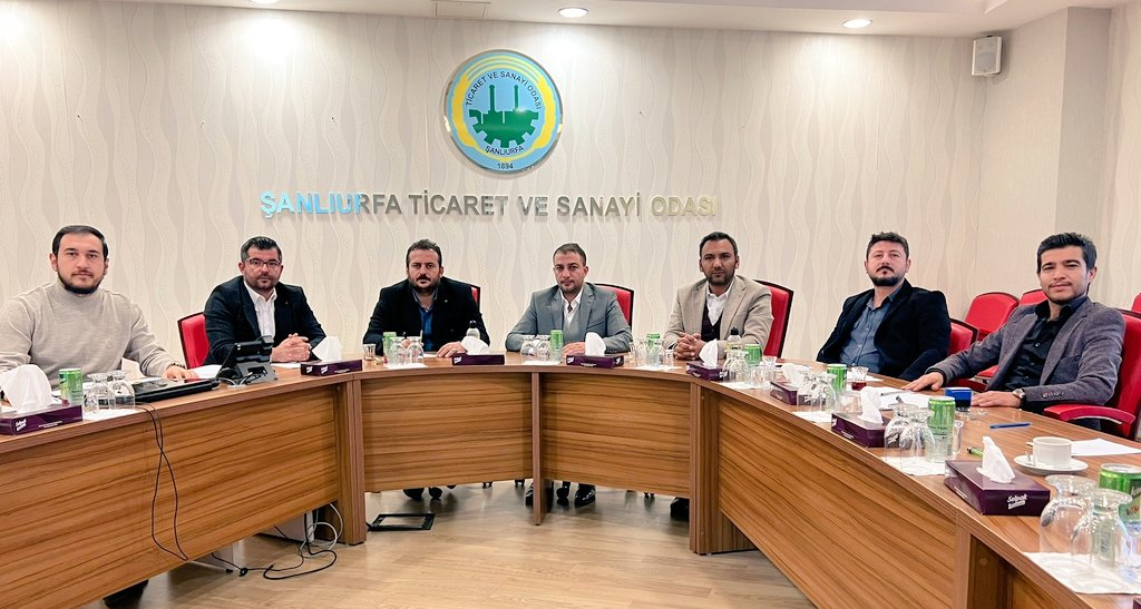 8. Meslek Komitesi (Mimar ve Mühendisler) olağan ilk toplantısı üyelerin katılımı ile yapıldı.Toplantıda, yargı gözetiminde olmaksızın gizli oylama açık tasnif şeklinde Komite Başkanı ve Yrd. seçimi yapıldı.

Komite Başkanlığına: Reşat UÇAN Komite Başkan Yrd: M. Ali TEL seçildi