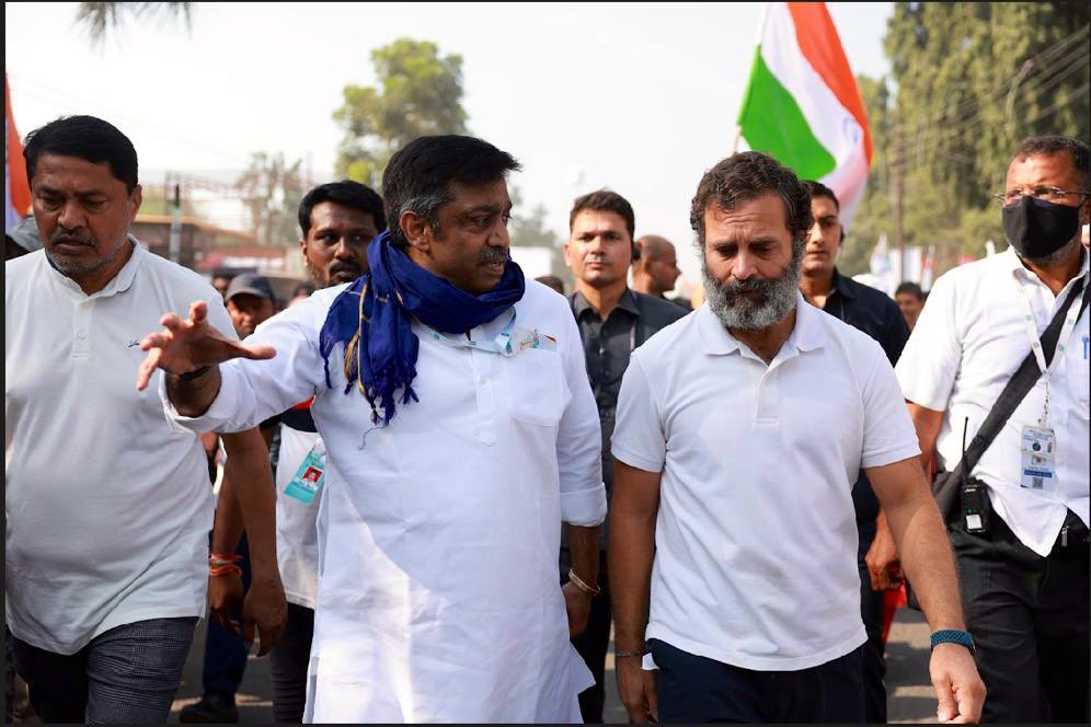 गोडसे-वादी भाग उठे
अम्बेडकर-गांधी की दहाड़ से

#JaiBhim