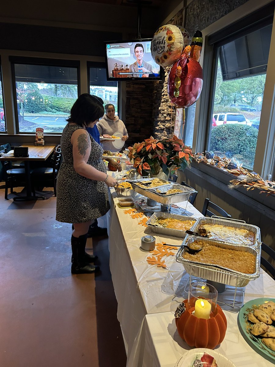 bosslady1778's tweet photo. What a fun day of fellowship and giving thanks for a great group of team members at Johns Creek Chilis #Thankful 🫶 #Back2Great #ChilisLove 🌶️❤️ @Obione52 https://t.co/EYsTiWGb6f