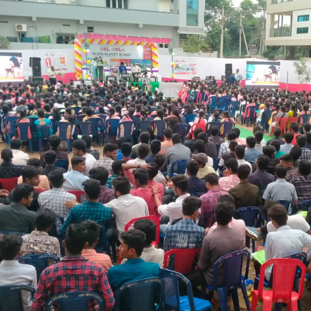 kluniversity's tweet photo. KL Deemed-to-be University, organized Student Intractive Meet at Ongole, Andhra Pradesh. More than 200 students participated in the event. 

KLEEE Exam Link : https://t.co/m05NrlM7wp 

#KLuniversity #KLU #WeAreFutureReady #KLEEE #KLEEE_Exam https://t.co/j6MtWfiSl1