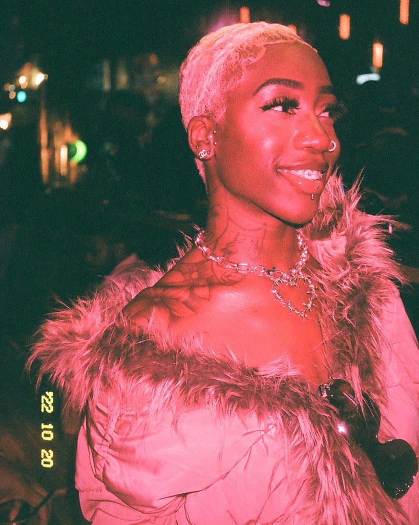 DrinkSolaPop's tweet photo. some portraits over the last month with colored flash 📸🎞 https://t.co/WqHNTgYgqH