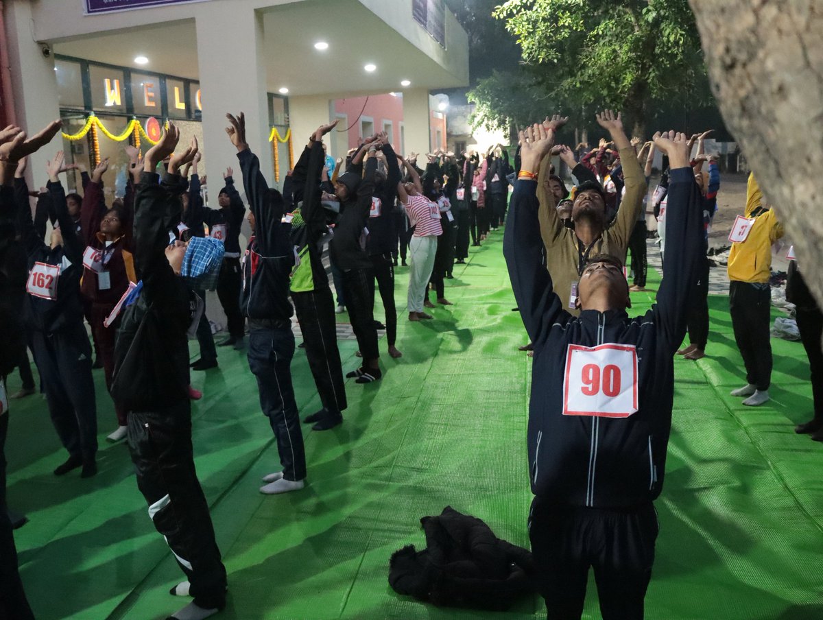 NSSRDBhopal's tweet photo. Day5 of #NSSPreRDCentralZone  Yoga demonstration, in which 210 NSS Volunteers &amp; team leaders from 06 states MP-CG,UK-UP &amp; BR-JH  took part.
Some Glimpses. 

@YASMinistry @_NSSIndia @moayush @pibyas @meetarajiv @pankajsinghips @ggv_smc @nssggcuCG @chakrawalalok @askabir_ https://t.co/qvor8Jmy7J