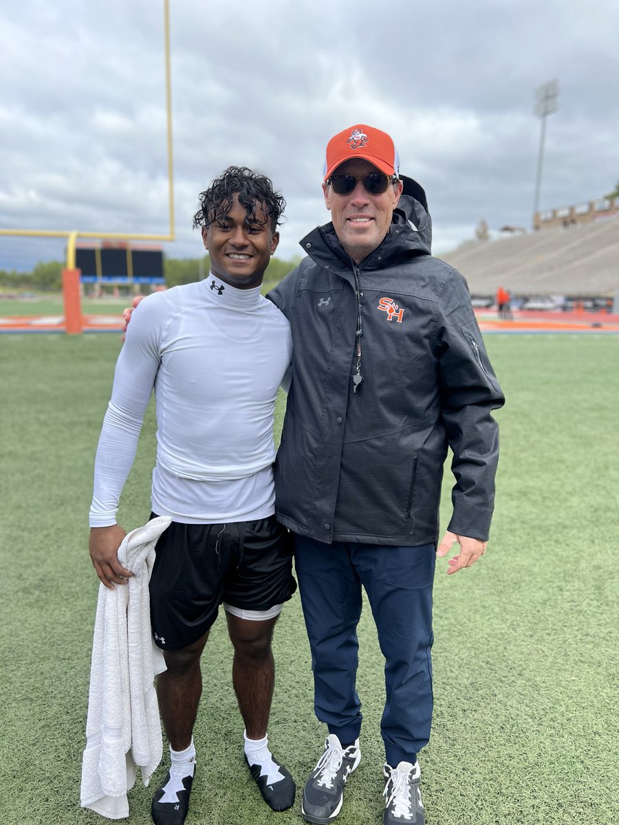 CoachKCKeeler's tweet photo. The most rewarding part of this profession is the opportunity to make an impact &amp; observe lives being changed for the better. One of those great moments happened today while witnessing  @zachrrb get baptized with both his families supporting him. #FootballFamilyIsFamilyToo https://t.co/KfpdM5zEYF