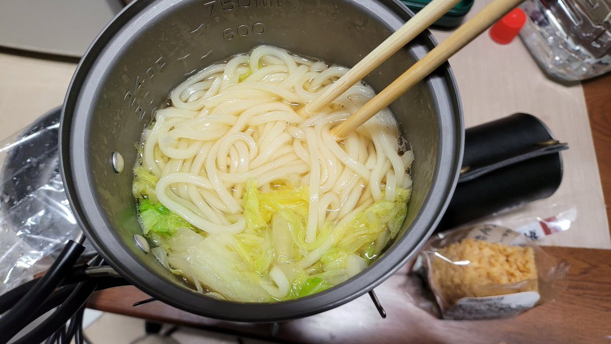 VAIOcamp's tweet photo. 白菜うどん

カット野菜 白菜あるんすねぇ
ベンリー https://t.co/8jufUa8241