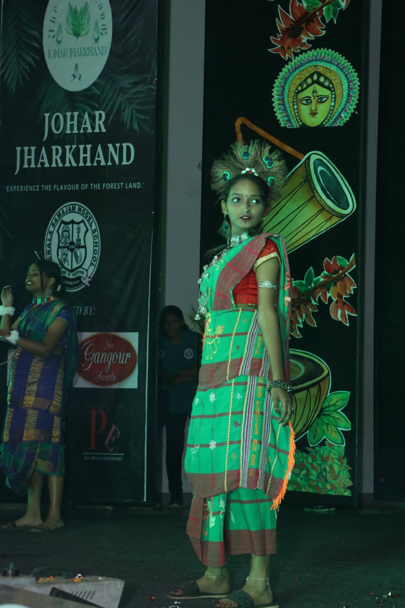 ksmsjsr's tweet photo. Johar Jharkhand at KSMS
#johar #ksmsjsr #ksms https://t.co/LOOaU3Ke2h