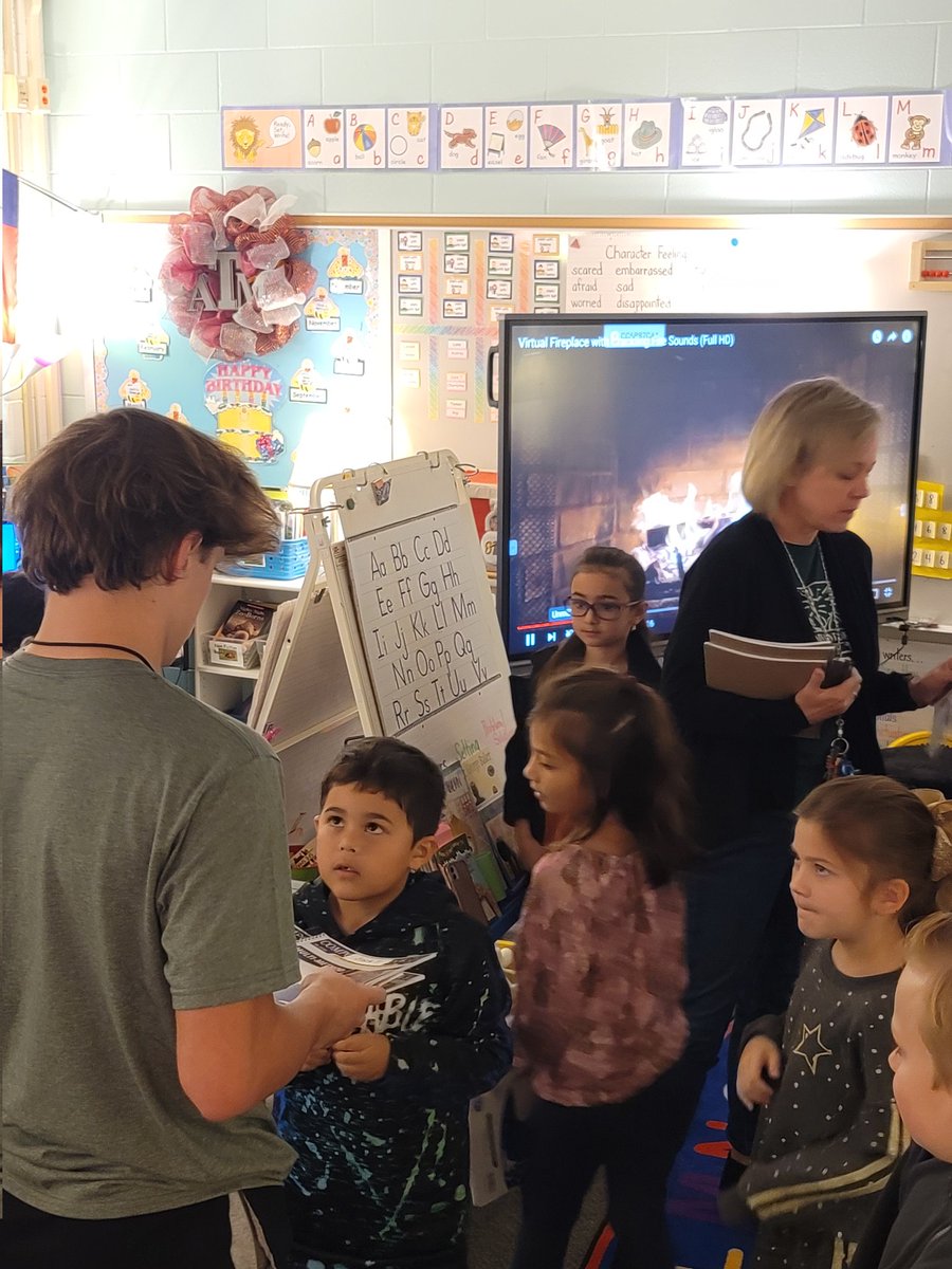 AimeeSee's tweet photo. It was such a treat to see these KPark students in action as they supported their learning community here at SFE🦈!
@HumbleISD_SFE @Mcrain1st @kellywagg78 @jenniferdolmage https://t.co/ELVohHKMbk