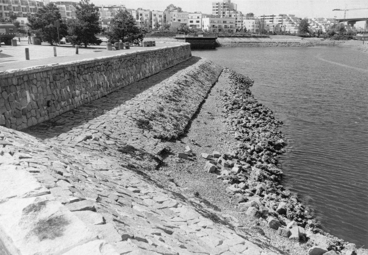 <a href="/TheAaronChapman/">Aaron Chapman</a> updates on the combined project between the <a href="/FalseCreekRes/">FCRA</a> and <a href="/VanArchives/">Vancouver Archives</a> making a number of historic photos of #FalseCreek between 1973-1983 available to the public and on line for the first time. 
We’ll post a link! #vancouverHistory