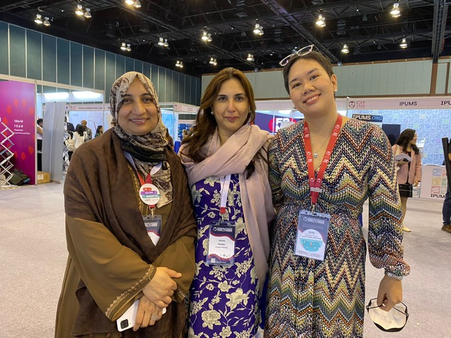 fprhknowledge's tweet photo. Meeting participants from our Asia Learning Circles cohorts! @TheYPFoundation India, @Jhpiego Pakistan, and @CHAI_health Myanmar — thanks for stopping by our #ICFP2022 booth to say hi 👋  #KMatICFP

💡Read insights from the 2022 Asia cohort: https://t.co/haAk28seVy https://t.co/M81Zuc5Q22