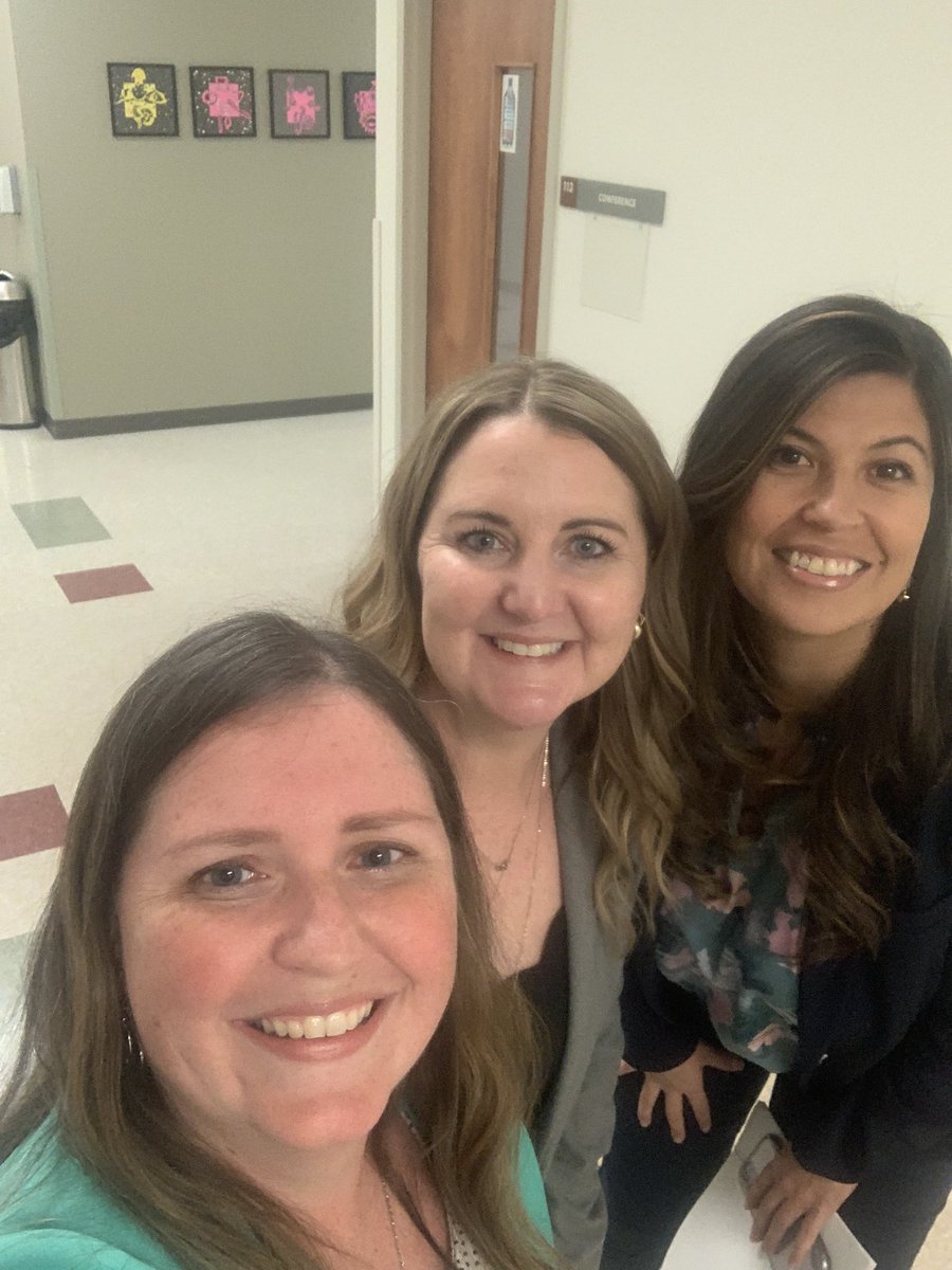 Reunited with these two amazing leaders to teach tonight! 🍎🍏 #fullcircle #soproud