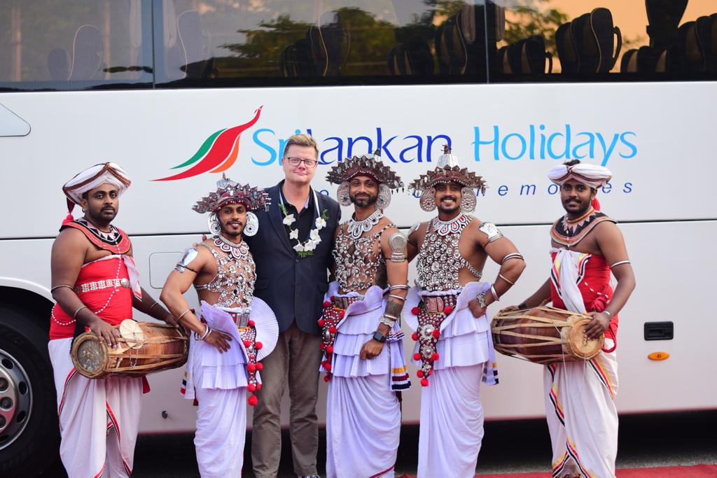 flysrilankan's tweet photo. The Invitees taking part in the #SriLankanAirlines Global Sales Conference 2022 are currently arriving in the country, from across the Airlines’ extensive network ranging from the Europe and Americas, the Middle East, Indian Sub-Continent, APAC and Australia.

#SriLankaNow https://t.co/YGqfDFWcBi