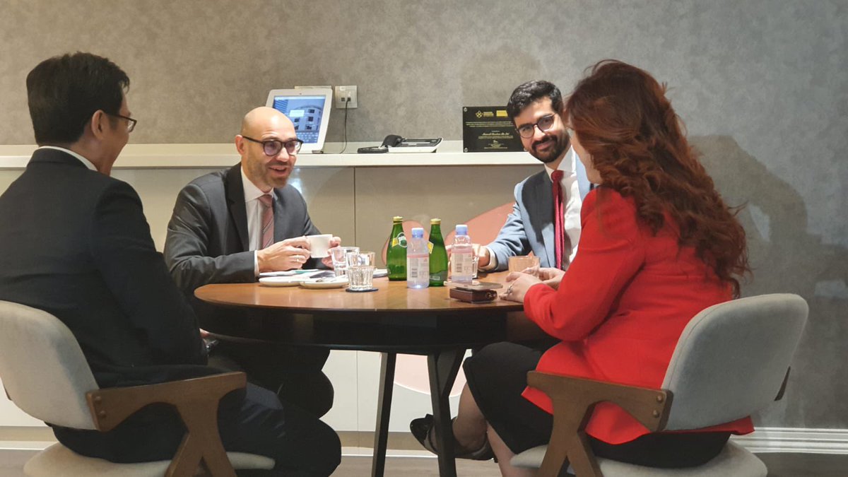 Marcin_Czepelak's tweet photo. Thank you Ban Jiun Ean & Katherine Yap for your warm welcome! Thank you #MaxwellChambers in #Singapore for hosting @PCA_CPA International Office and #PCA hearings. https://t.co/d4El6qc8Iv