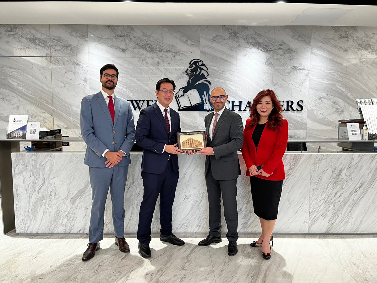 Marcin_Czepelak's tweet photo. Thank you Ban Jiun Ean & Katherine Yap for your warm welcome! Thank you #MaxwellChambers in #Singapore for hosting @PCA_CPA International Office and #PCA hearings. https://t.co/d4El6qc8Iv