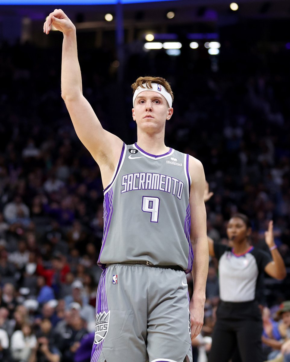 Kings handle the Nets at home, 153-121 👑

Terence Davis: 31 PTS, 9 REB, 7 3PM

Kevin Huerter: 19 PTS, 7-10 FG

LIGHT THE BEAM 💡