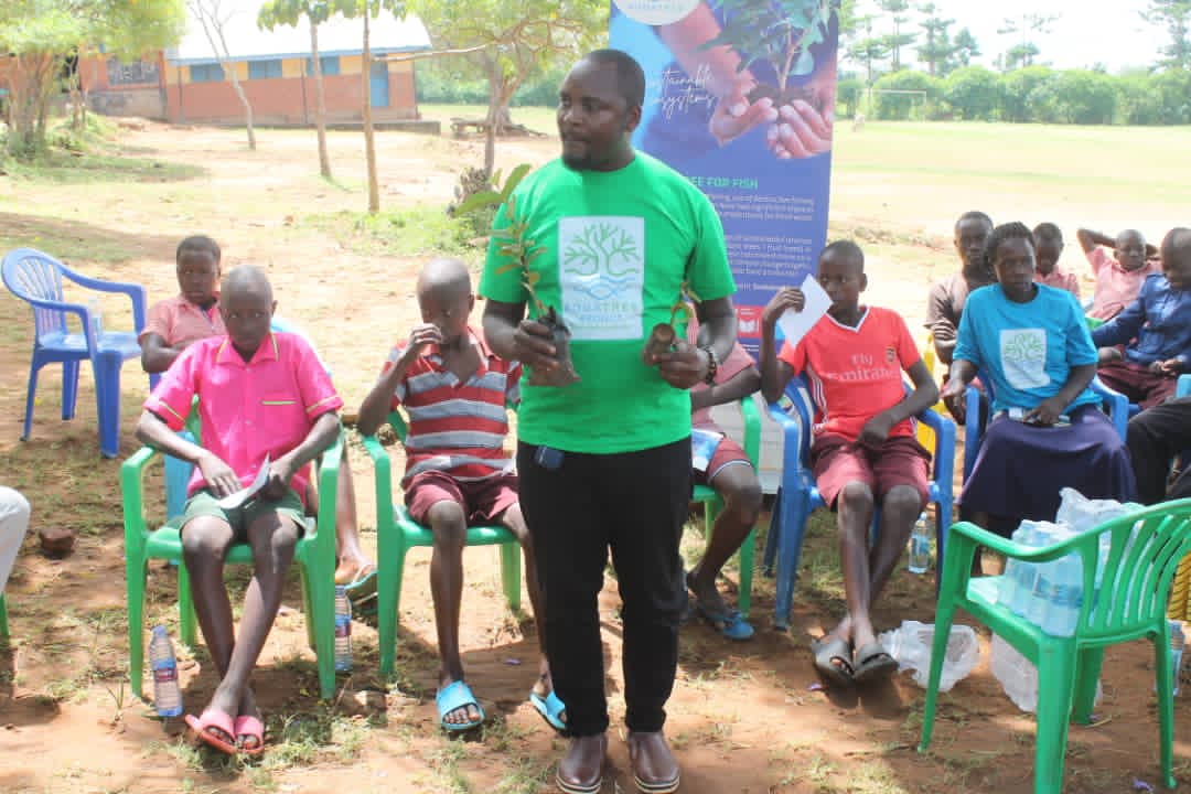 FishInitiatives's tweet image. @FishInitiatives launches #AquaTreeProject in Namayingo district with the aim of planting a million #trees in the catchment  of L. #Victoria and #Refugee districts mitigate #climatechange, #food Security and  and Human #Health, we work with #schools, #churches and communities