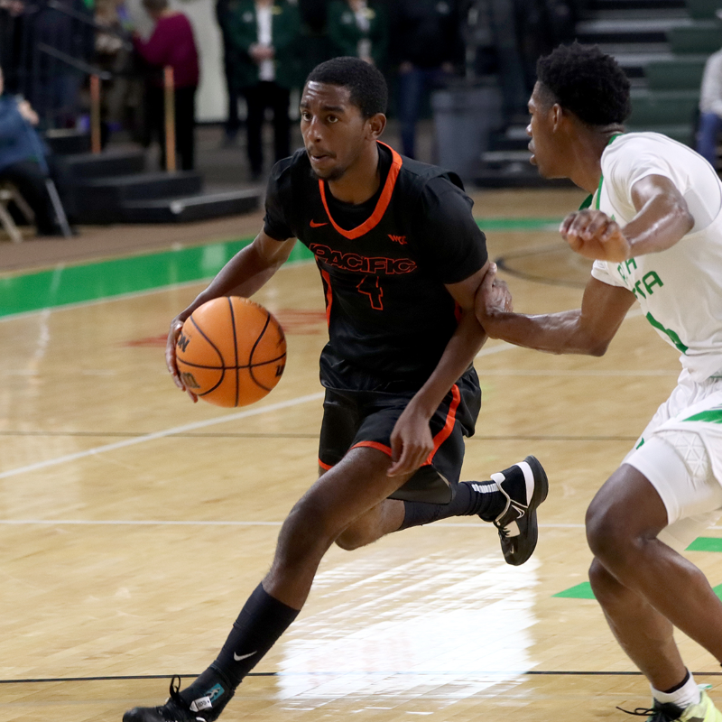 PacificMensBB's tweet photo. We're coming home from North Dakota with 2️⃣ big-time road wins! #UpRoar