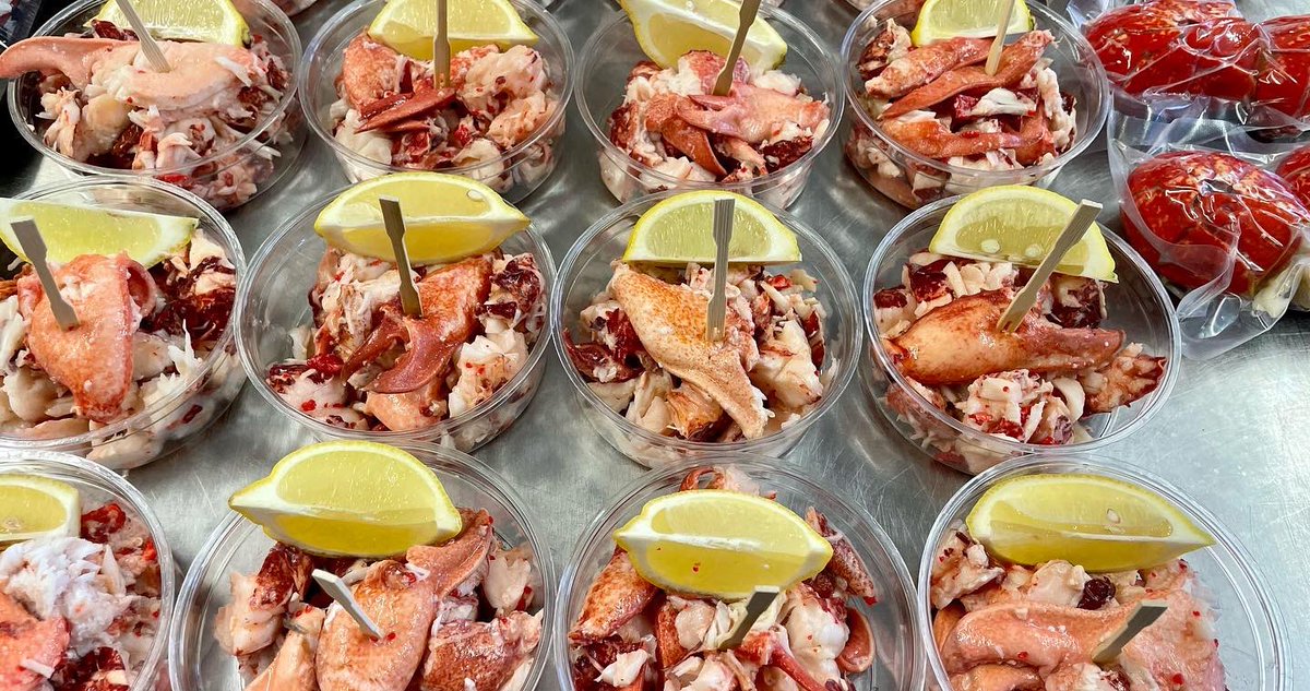 Christmas Orders now being taken . Freshly prepared before shipping, you can freeze all our products, 🦞FREE shipping , #Seafood  #Platters, #DressedLobster , #smokedsalmon #dressedcrab #oysters #langoustines #caviar #shrimp #crayfish #halibut #cod #tuna #snowcrab #kingcrab