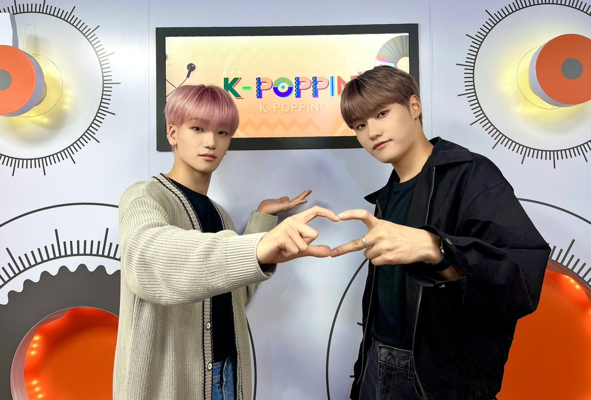 LMN5_official's tweet image. [ #Light_in_us ] 📸 221116 K-poppin

루미니와 함께라 따듯했던 K-poppin🔥
삔삔즈와 함께해줘서 고마워요 ~🫶🏻

#루미너스 #LUMINOUS #LMN