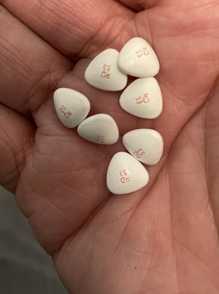 1LEOOEL1's tweet photo. [
Extreme-Health &amp;
Extreme-Longevity Stack

Rapamycin: Once/2-weeks
Resveratrol(With yogurt): Once/day
Never: Breakfast/Lunch
Eating/Consuming: NOTHING <1PM
#Blue_Zone Lifestyle
Exercise: ~Daily
Supplementation(~):
Multi-Vit./Min.;
D; K2; A; B12; E;
Magnesium; Zinc;
EPA/DHA…
…] https://t.co/BxXT4vqv9u