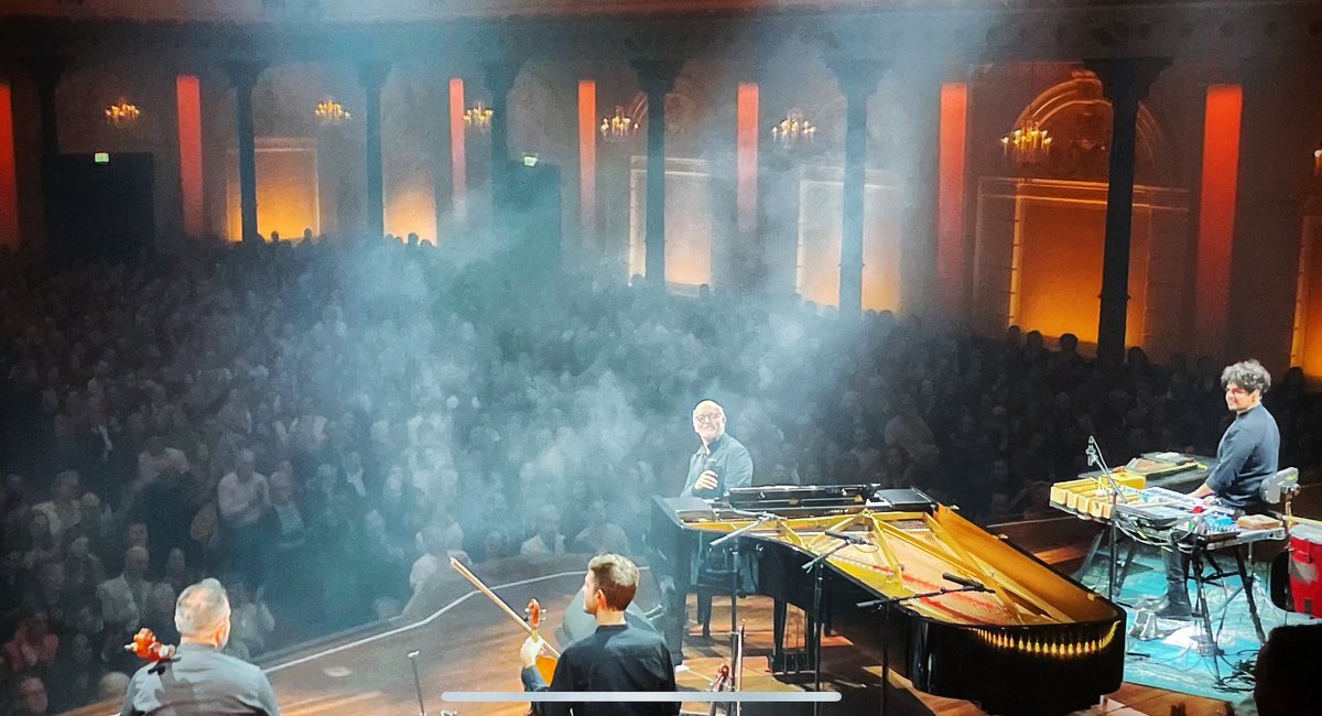 Great show (#2) in Amsterdam last night with Ludovico Einaudi and band in #Amsterdam #LudovicoEinaudi #concertgebouw #2022