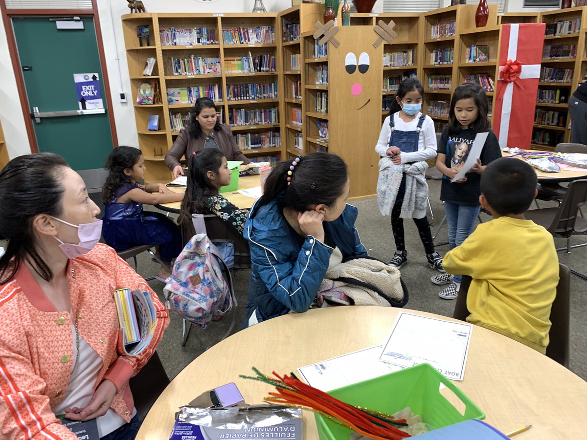 teachertbi's tweet photo. We had a few #RowlandKKids lead the Boat Challenge for #FamilyLearningNight. They did a great job giving instructions and helping others with the activity. @kiwaniskids @Kiwanis https://t.co/JkraSqRIhj