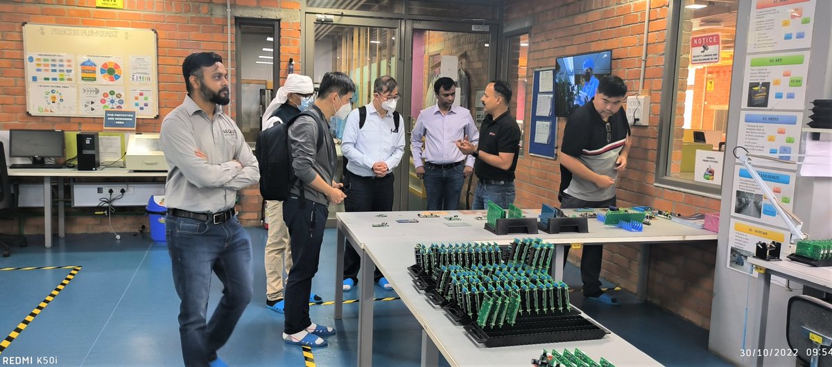 DFstartups's tweet photo. The world's 2nd largest toy manufacturer from Australia visited our ecosystem along with @GuttalDr, CTO of @AequsPvtLtd, and Prakash Kurdekar, head of ESDM at @KLETechbvb!
#DeshpandeStartups #DS #lifeatDS https://t.co/1MnIuOg6L4