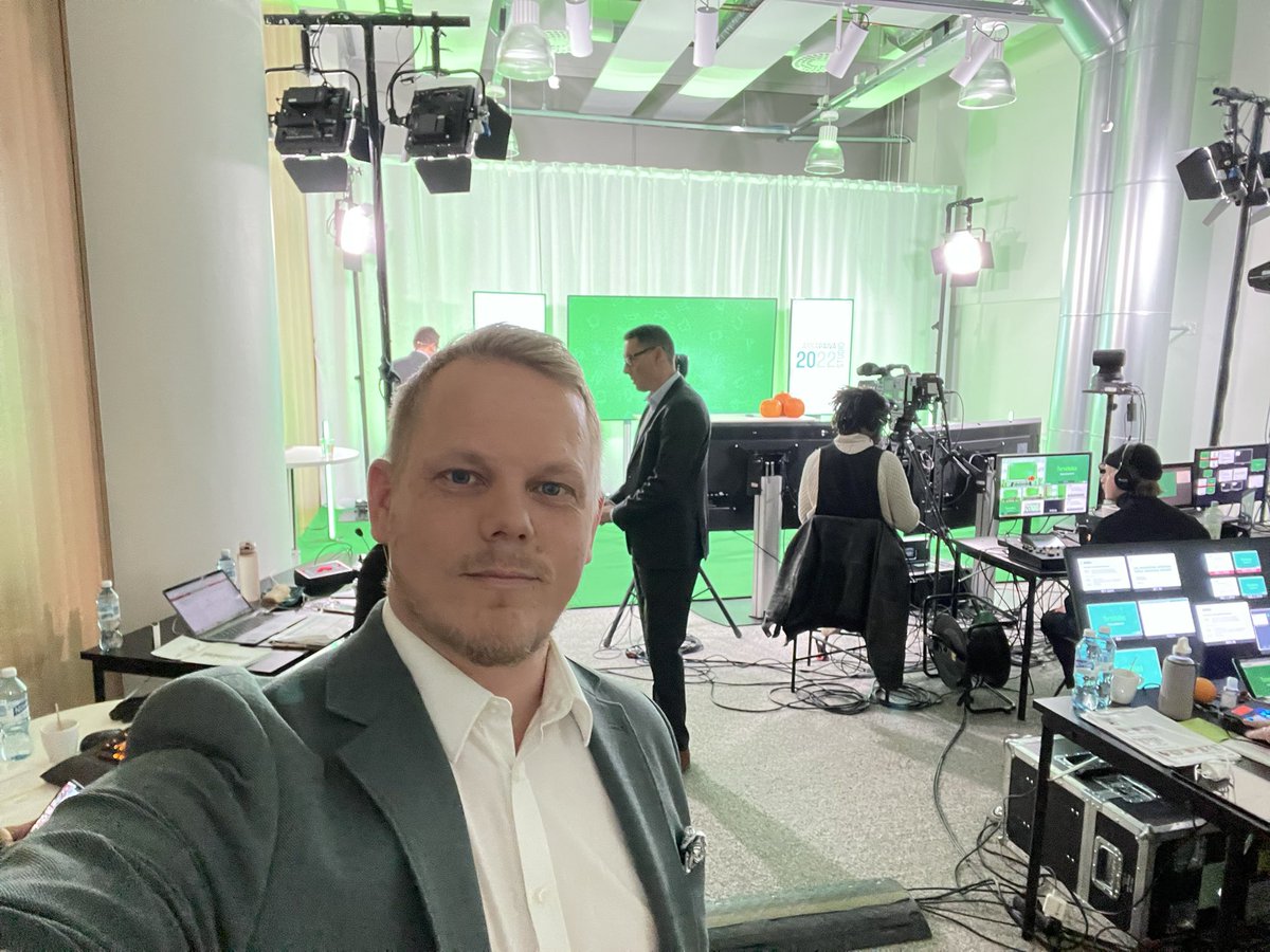 Kohta mennään! Ässäpäivän studio-osuudet käynnistyy 8.30. #ässäpäivä