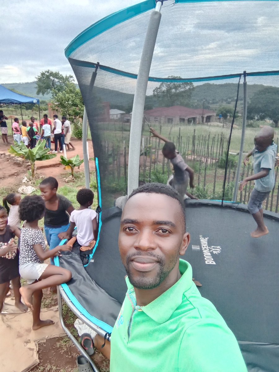 Trevor_sidogi's tweet photo. Atleast I make this money in 3 days, children they love trampoline and table soccer,I'm also selling snacks

DZULIEco-Park 🌳 is growing 🙏🏾🙌🏾♥️ https://t.co/j5uPlKd6qs