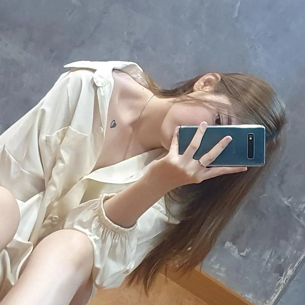 SandraXtb's tweet photo. I'm still waiting on you https://t.co/O58GfduUP2