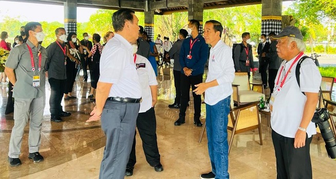 solotrustcom's tweet photo. Di hari kedua rangkaian Konferensi Tingkat Tinggi (KTT) G20 Bali, Rabu (16/11/2022), Presiden RI Joko Widodo (Jokowi) mengajak para pemimpin negara G20 dan undangan untuk meninjau Taman Hutan Raya (Tahura) Bali, Kota Denpasar, Bali.

https://t.co/OYR9dvTGhC https://t.co/i0jLHvzyPs