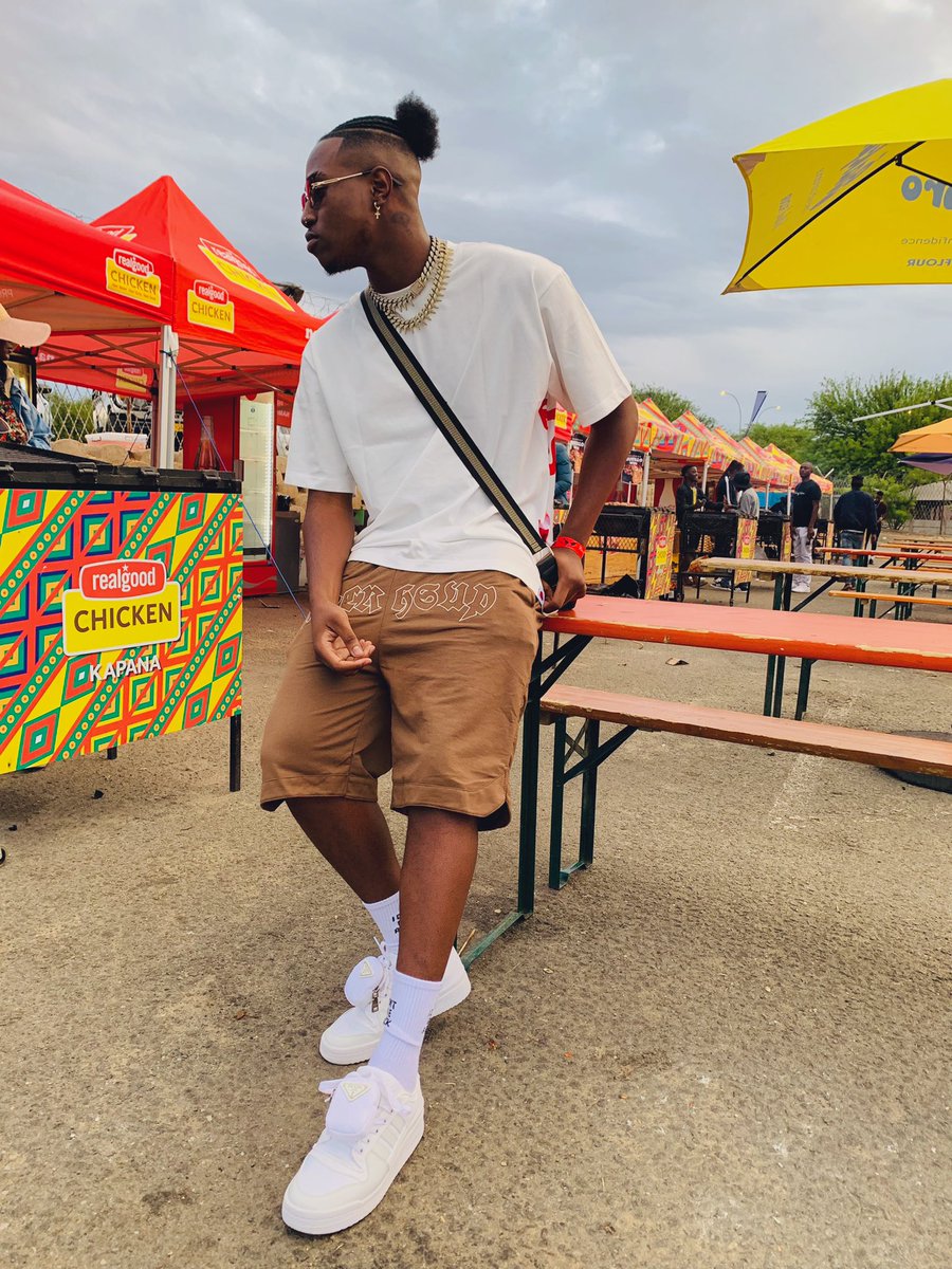 YeezirN's tweet photo. The other day at @KasiVibeNamibia ✨ https://t.co/4fLT61tsAO