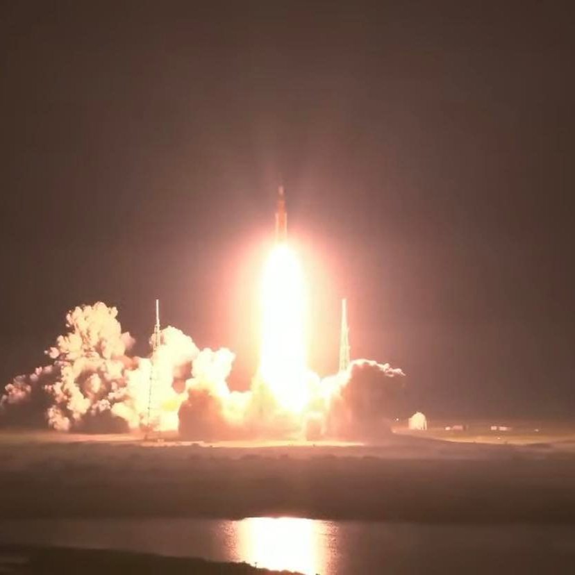 Liftoff of the #Artemis I mission to the Moon! 🚀
The <a href="/NASA_SLS/">ARCHIVED: NASA_SLS</a> rocket and <a href="/NASA_Orion/">Orion Spacecraft</a> spacecraft fly together for the first time.
Photo: NASA