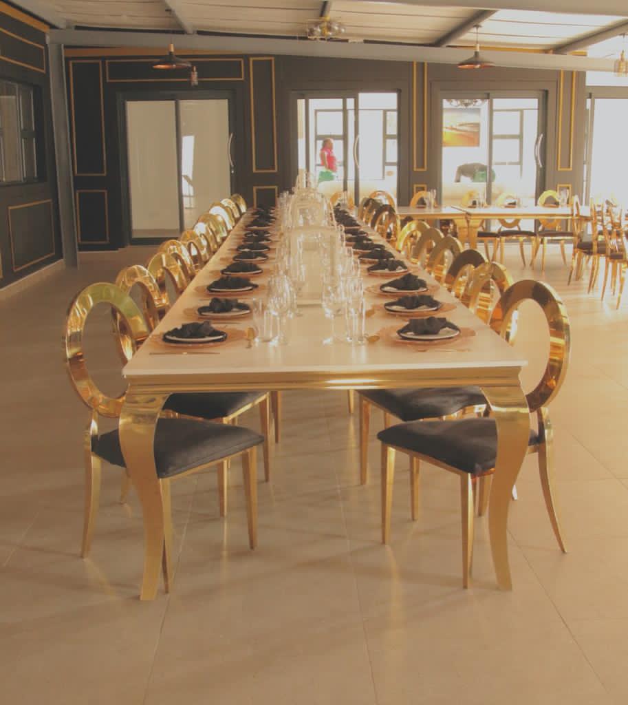 simbaable's tweet image. The gold and black theme of Stephanos is breathtaking. The lighting, the seats, the tables—everything is just marvelous. It's a space that you would definitely want to be in. It is the New Event Space in Town at 12 Maiden Drive Newlands Harare 

For more:
link.medium.com/7PsRZ0koXub