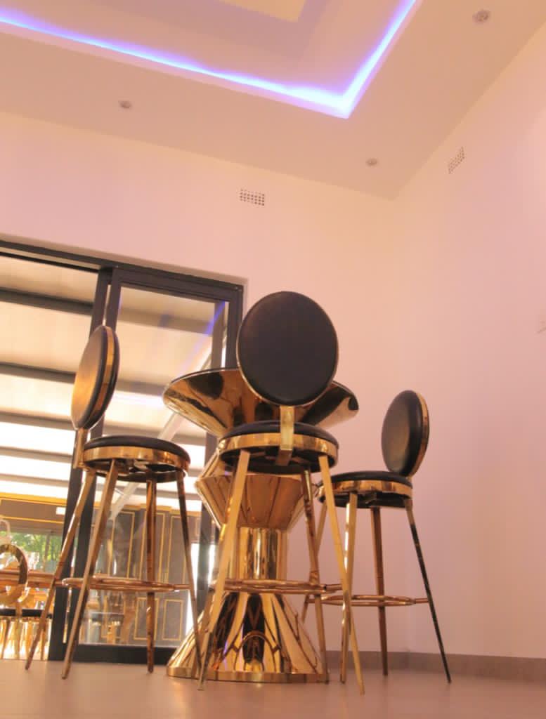 simbaable's tweet image. The gold and black theme of Stephanos is breathtaking. The lighting, the seats, the tables—everything is just marvelous. It's a space that you would definitely want to be in. It is the New Event Space in Town at 12 Maiden Drive Newlands Harare 

For more:
link.medium.com/7PsRZ0koXub