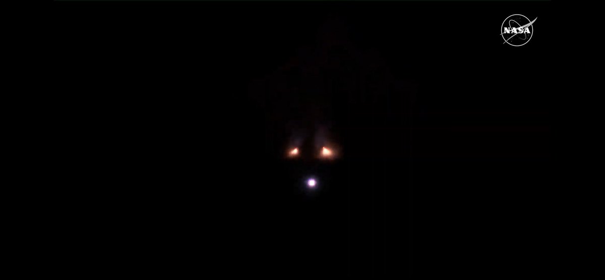 ApuntesCiencia's tweet image. Hoy es un día histórico para la exploración espacial. El cohete #SLS de @NASA_es ha despegado hace unos minutos para llevar a cabo la misión #Artemis1, la primera del programa #Artemisa con el que la humanidad volverá a la #Luna 🚀 🌖