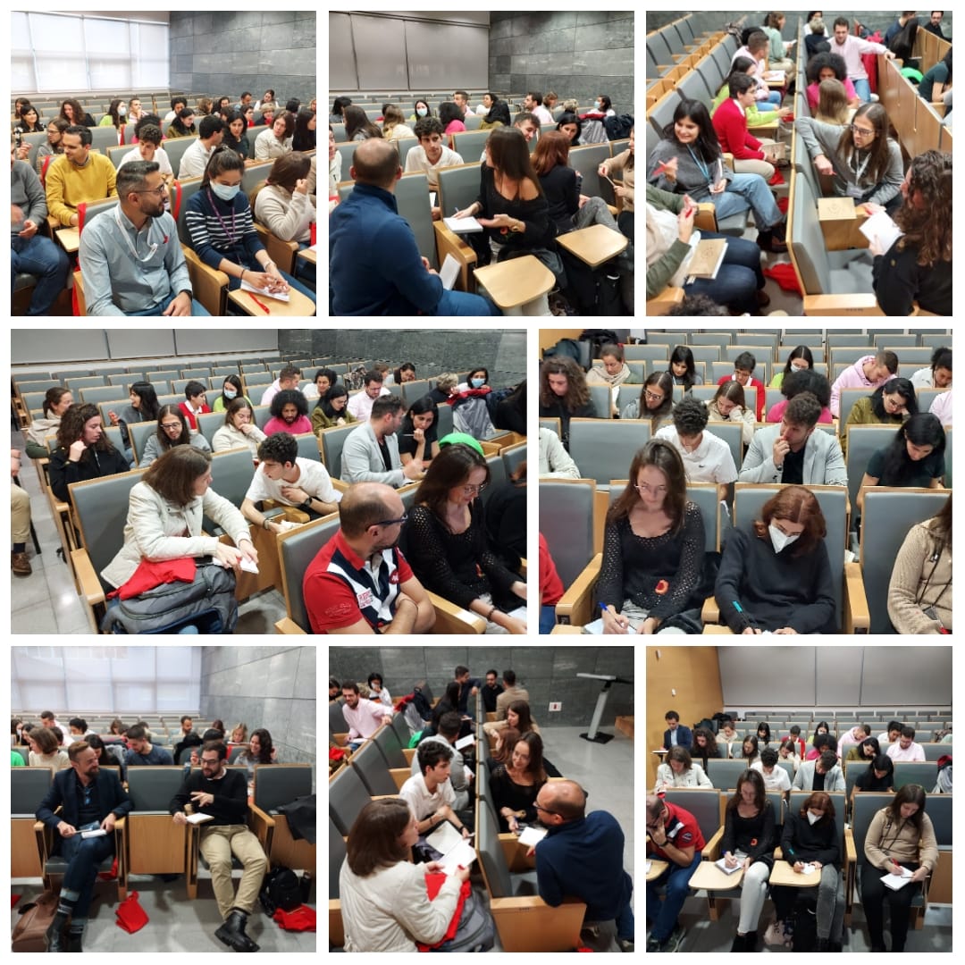 CarrerasCientif's tweet photo. 🗣️ Este lunes @ManCas_ impartió dos talleres de desarrollo profesional en Santiago de Compostela para científicos
¡Muchas gracias a @BiogaGalicia por contar con nosotros y a todos por venir! 💥
#Bioga #desarrolloprofesional #LinkedInparacientíficos https://t.co/DbqsLFHhxe