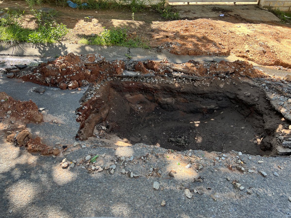 ⁦<a href="/MyJRA/">Joburg Roads Agency</a>⁩ still waiting for action ⁦<a href="/eNCA/">eNCA</a>⁩ help!
