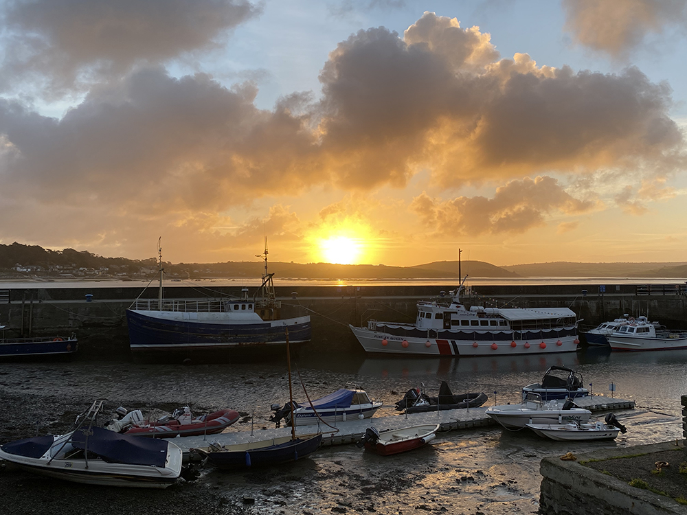 Stunning sunrise over the outer harbour and the @jubileequeen20 
We have some lovely ex-hire bikes for sale at the moment.  Pop in and see Jack or Woodie any time.
#padstow #sunrise #cornwall #cameltrail #bikehire #cylcehire  #adventure #cornishsunrise #sky #exhirebike #bikessale