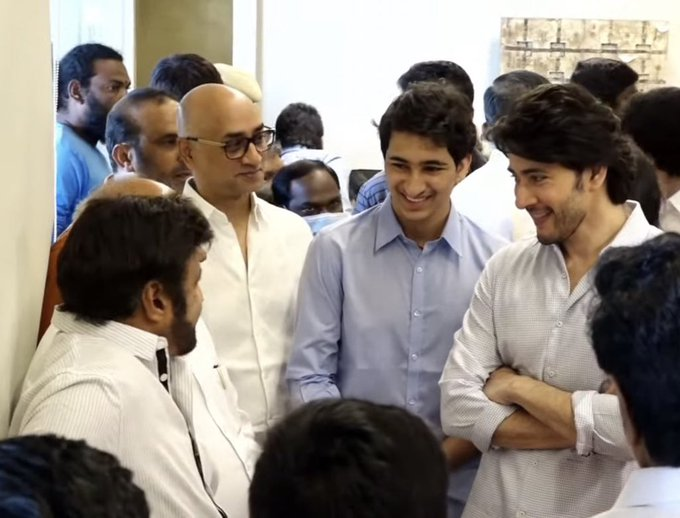 M9News_'s tweet photo. Rare smile on Mahesh Babu's face since yesterday

#RIPSuperStarKrishnaGaru https://t.co/kyxGwCkyjQ
