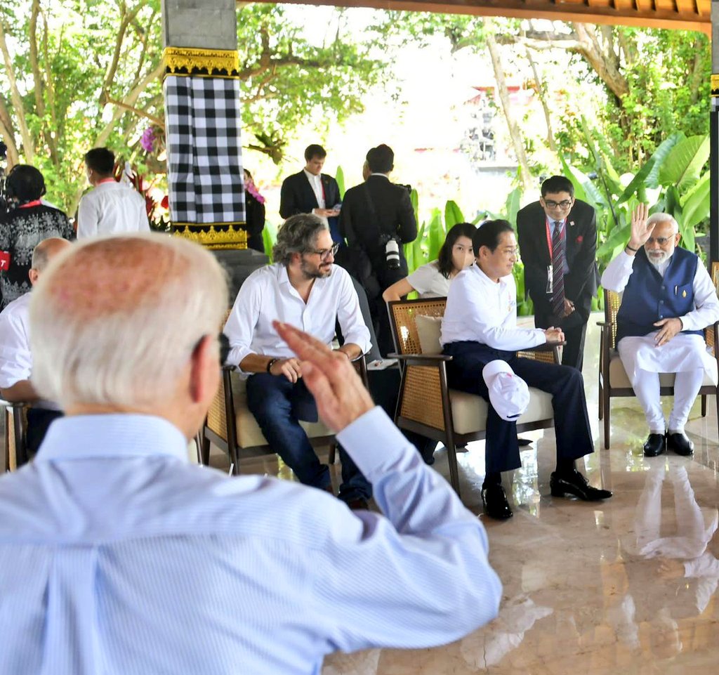 Vivek Dadhakar (@vivekdadhakar) on Twitter photo Once the country which has rejected visa to PM <a href="/narendramodi/">Narendra Modi</a> ji, is hailing him as one of the world's top most leader and its president is saluting modi ji and giving accolades to him.
#G20Indonesia
#ModiHaiToMumkinHai Once the country which has rejected visa to PM <a href="/narendramodi/">Narendra Modi</a> ji, is hailing him as one of the world's top most leader and its president is saluting modi ji and giving accolades to him.
#G20Indonesia
#ModiHaiToMumkinHai