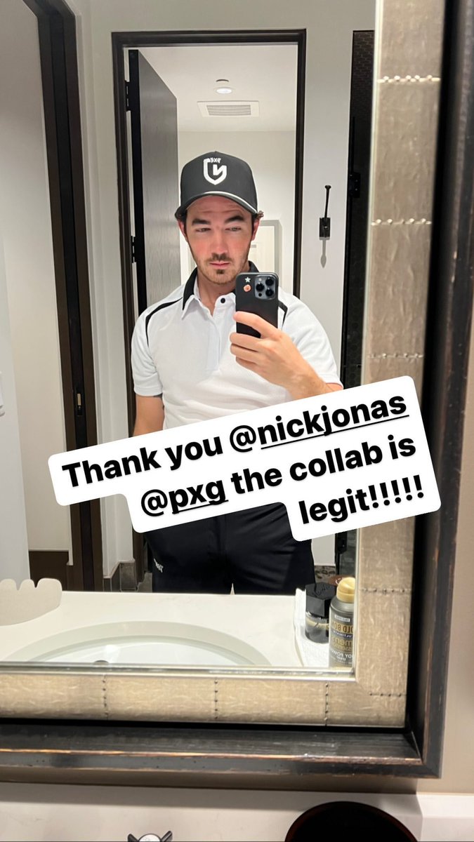 Kevin Jonas France tweet media